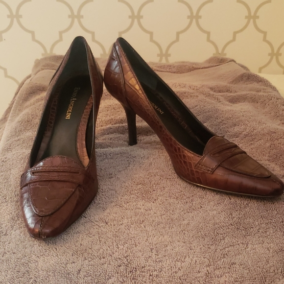 Shoes - Picture 2 of 3